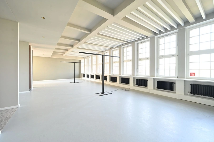 Offene Bürofläche mit Teamspirit